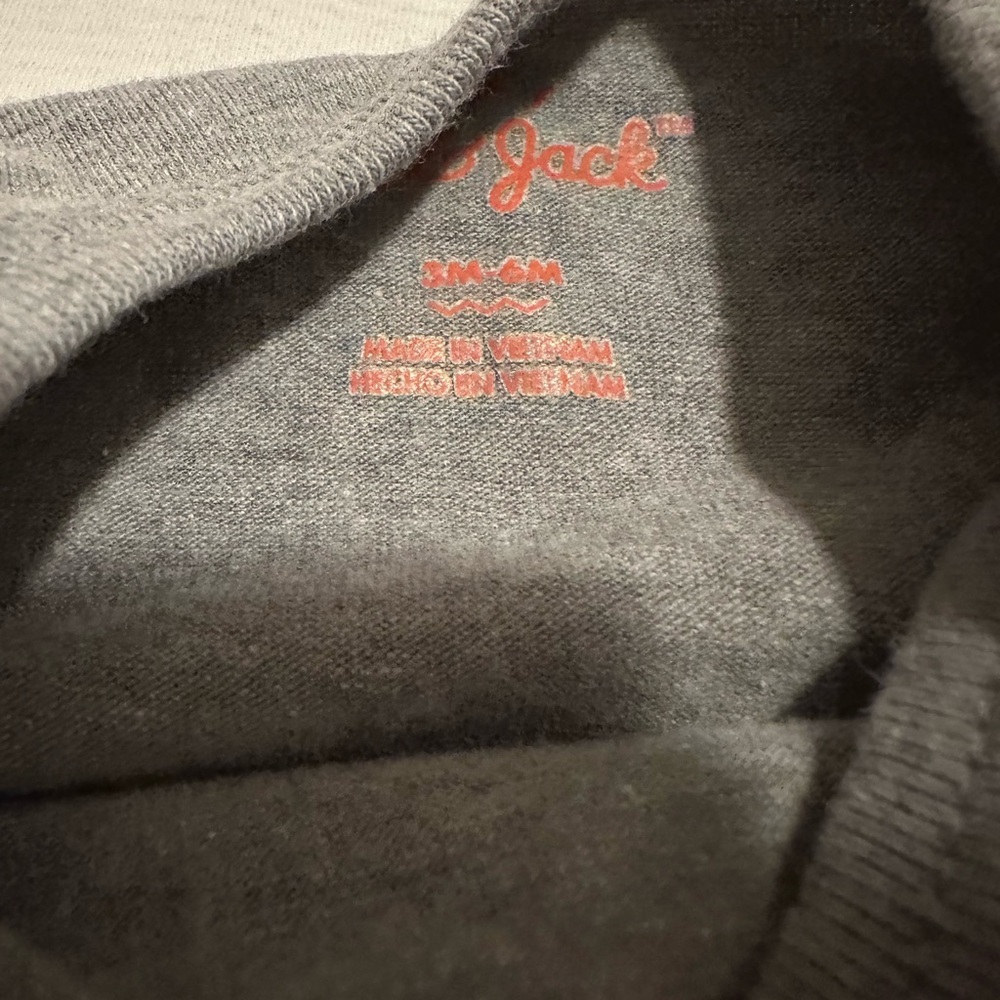 3/$9 Cat & Jack "Hi!" onesie - Picture 2 of 3